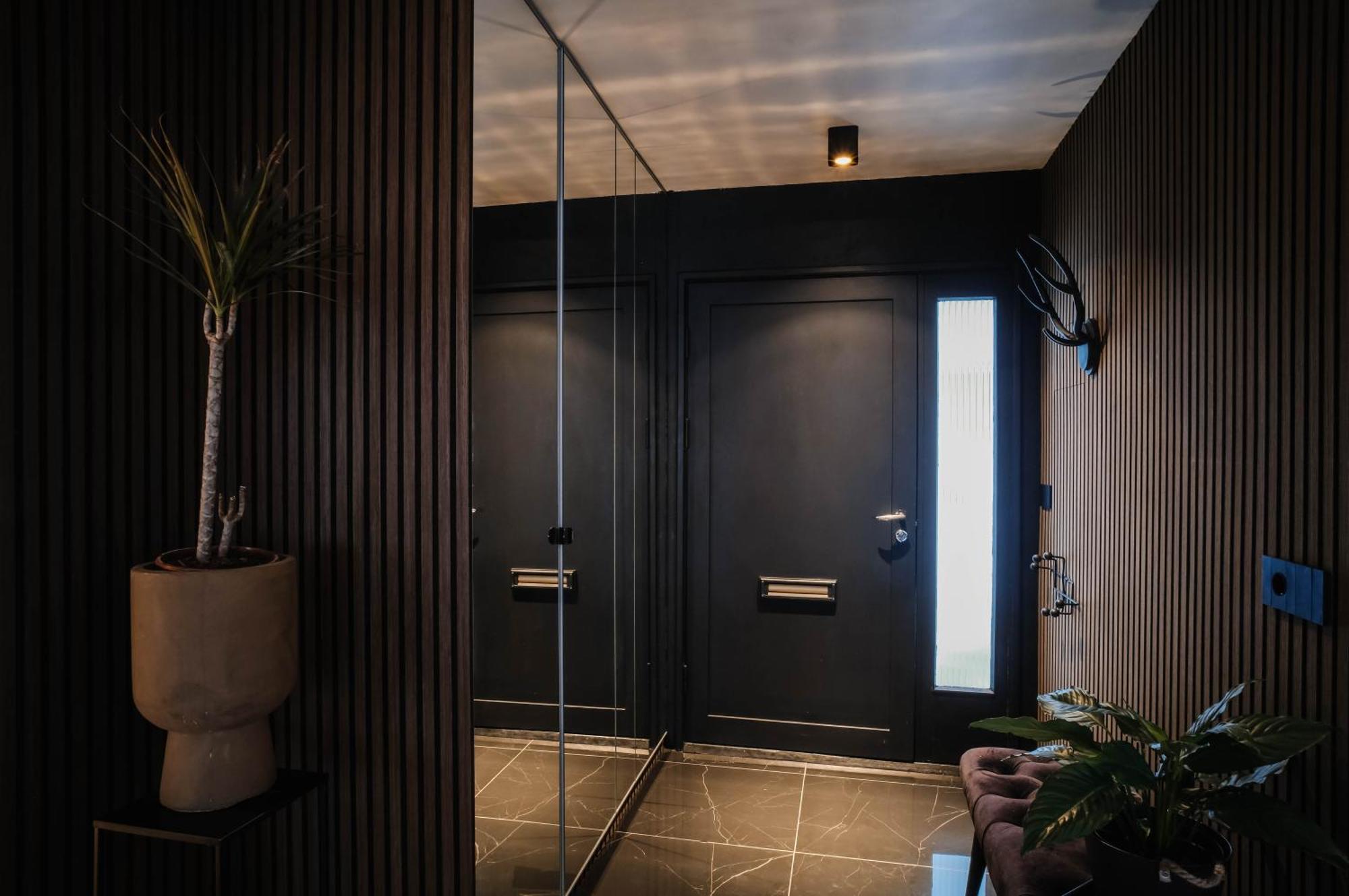 Botnahlid Villa, Mountain And Town Views And Outdoor Sauna Villa *