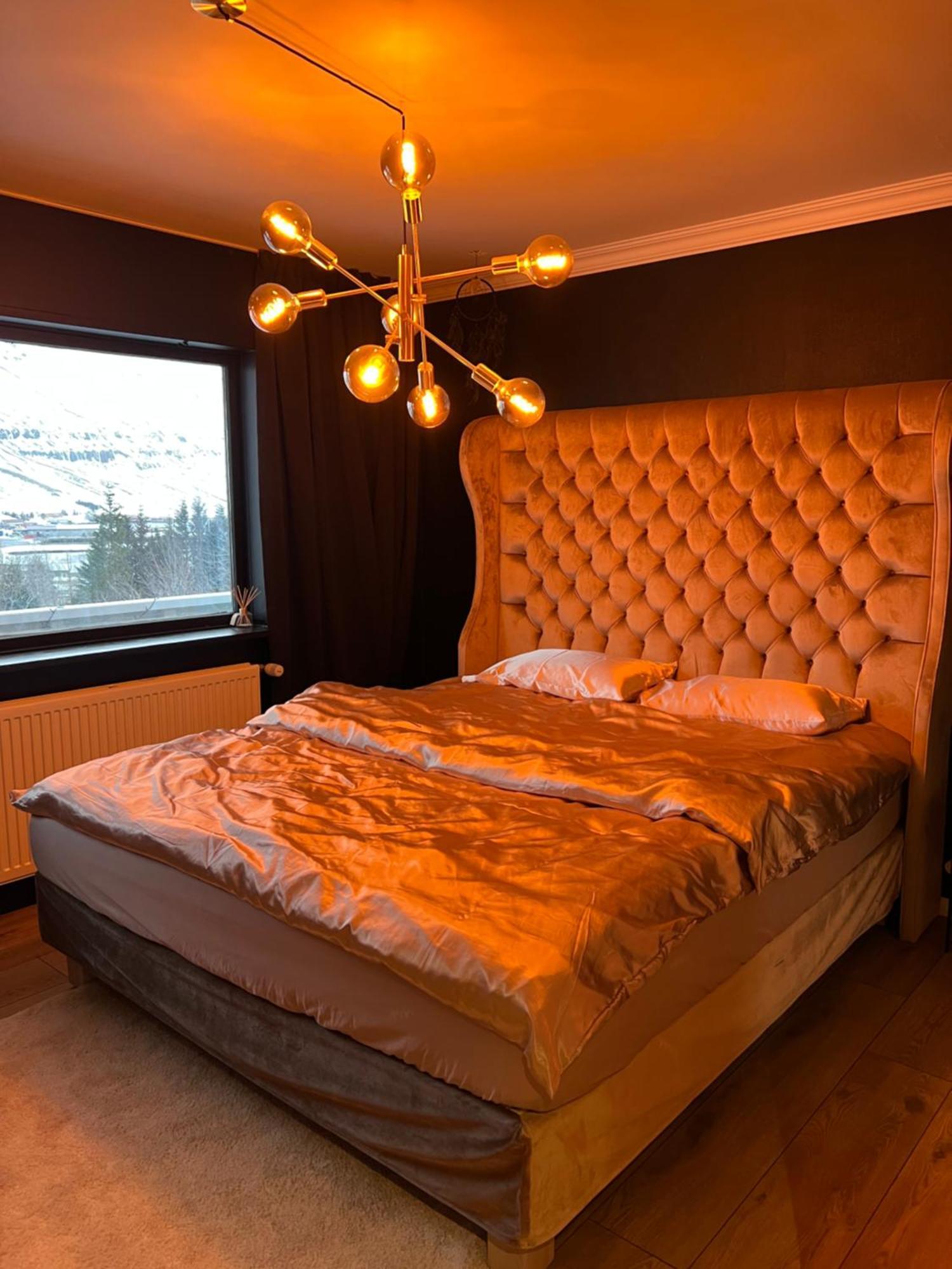 Botnahlid Villa, Mountain And Town Views And Outdoor Sauna Seythisfjorthur
